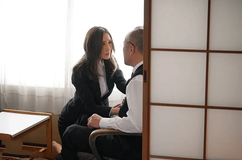 Bí mật lén lút của nữ giáo viên julia và hiệu trưởng